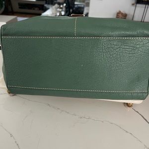 Large Dooney and Bourke, green hobo purse like new, no marks at all